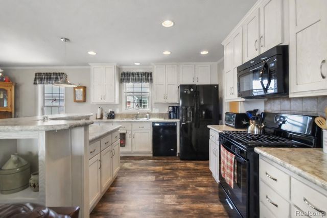 11166 Walden Court, Green Oak Township, MI 48178
