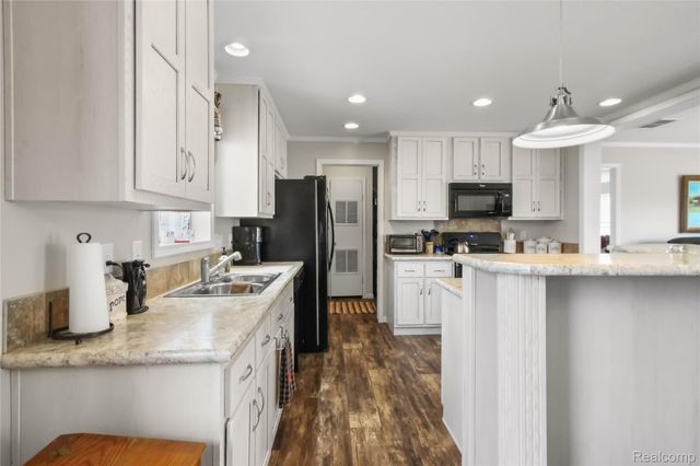 11166 Walden Court, Green Oak Township, MI 48178