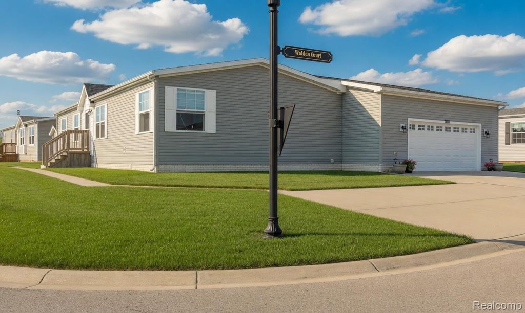 11166 Walden Court, Green Oak Township, MI 48178