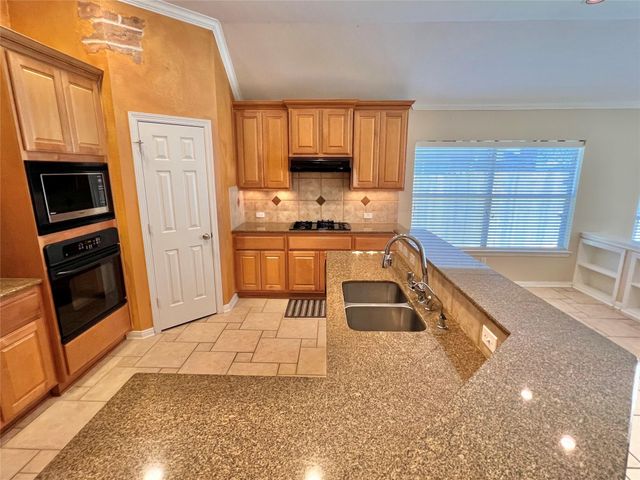 11712 Summer Brook Court, Pearland, TX 77584