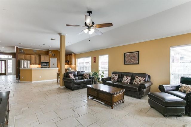 11712 Summer Brook Court, Pearland, TX 77584