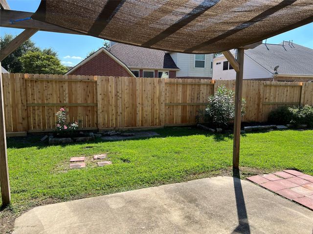 11712 Summer Brook Court, Pearland, TX 77584