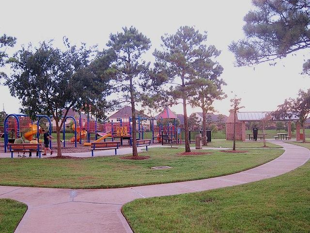 11712 Summer Brook Court, Pearland, TX 77584