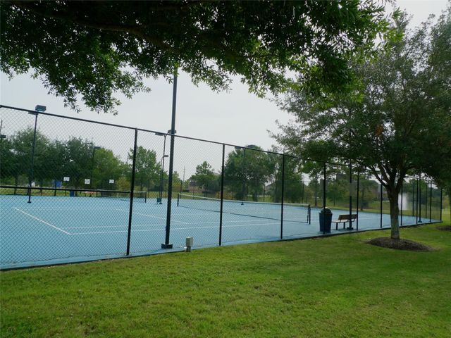 11712 Summer Brook Court, Pearland, TX 77584