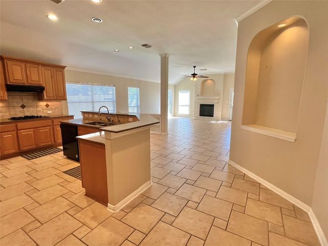 11712 Summer Brook Court, Pearland, TX 77584