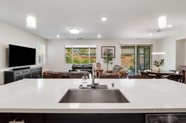 8817 Piano Cir, Elk Grove, CA 95757