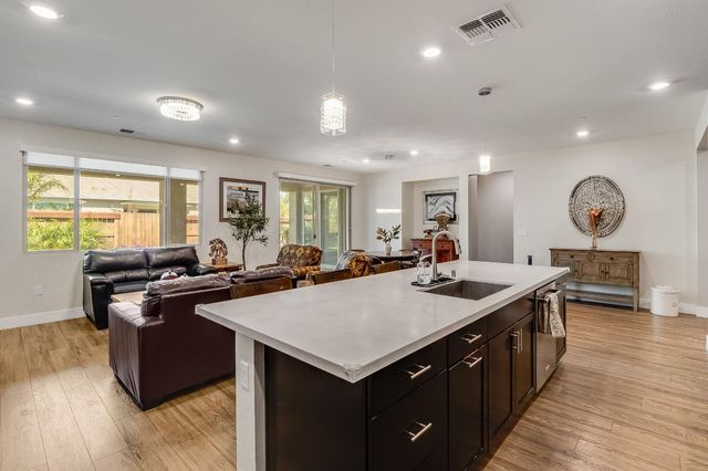 8817 Piano Cir, Elk Grove, CA 95757