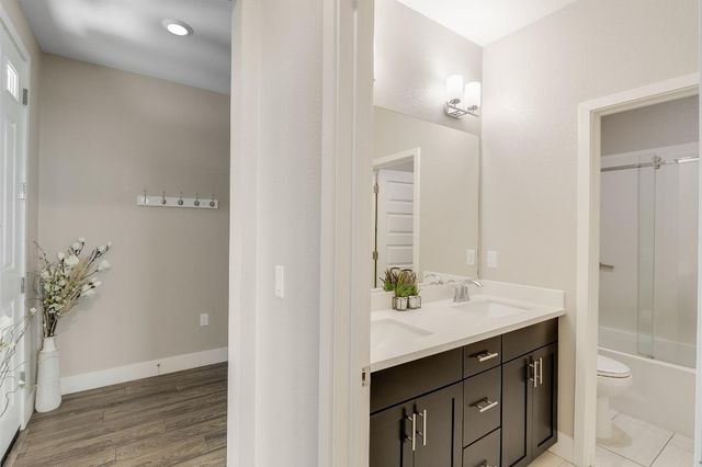 8817 Piano Cir, Elk Grove, CA 95757