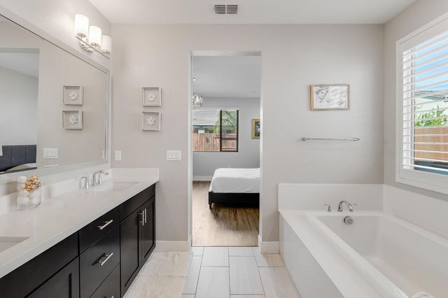 8817 Piano Cir, Elk Grove, CA 95757