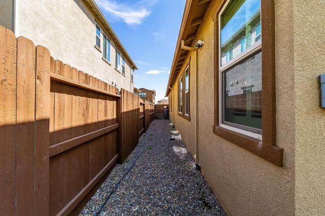 8817 Piano Cir, Elk Grove, CA 95757