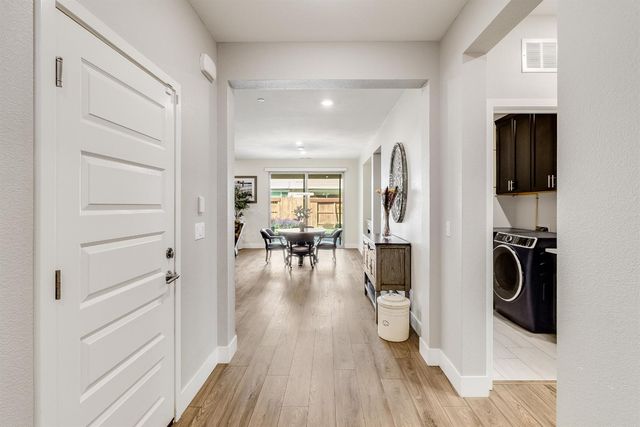 8817 Piano Cir, Elk Grove, CA 95757