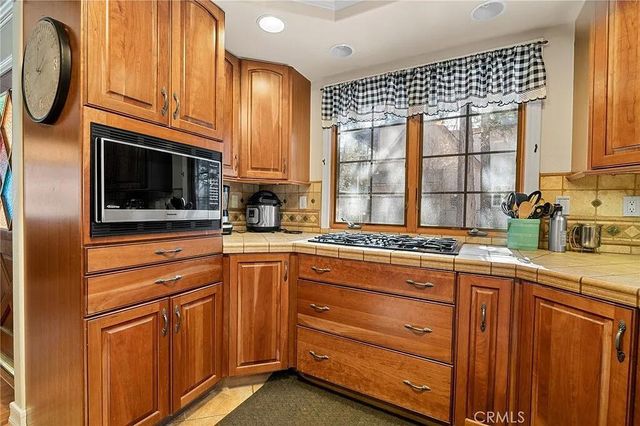 933 East Lane, Big Bear City, CA 92314