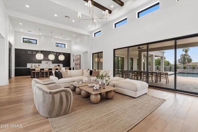 10242 N 58TH Street, Paradise Valley, AZ 85253