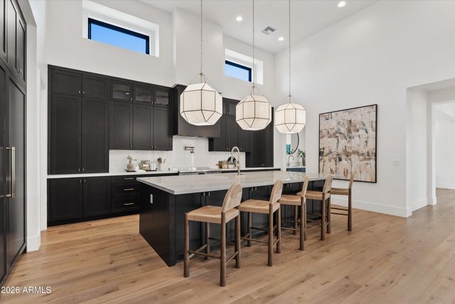10242 N 58TH Street, Paradise Valley, AZ 85253