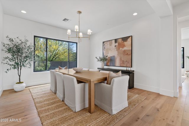 10242 N 58TH Street, Paradise Valley, AZ 85253