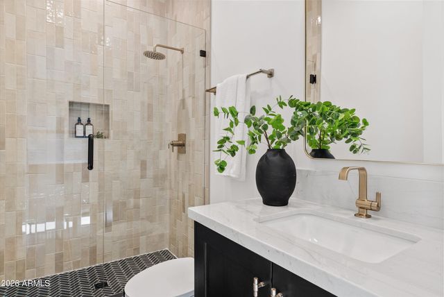 10242 N 58TH Street, Paradise Valley, AZ 85253