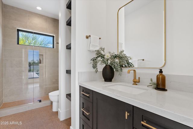 10242 N 58TH Street, Paradise Valley, AZ 85253