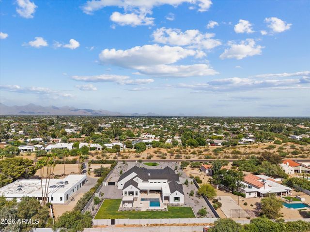 10242 N 58TH Street, Paradise Valley, AZ 85253