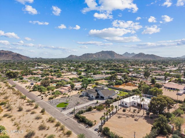 10242 N 58TH Street, Paradise Valley, AZ 85253