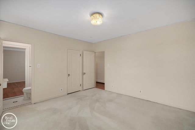 943 Harcourt Road, Grosse Pointe Park, MI 48230