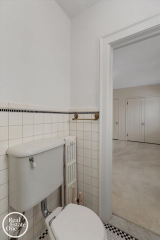 943 Harcourt Road, Grosse Pointe Park, MI 48230