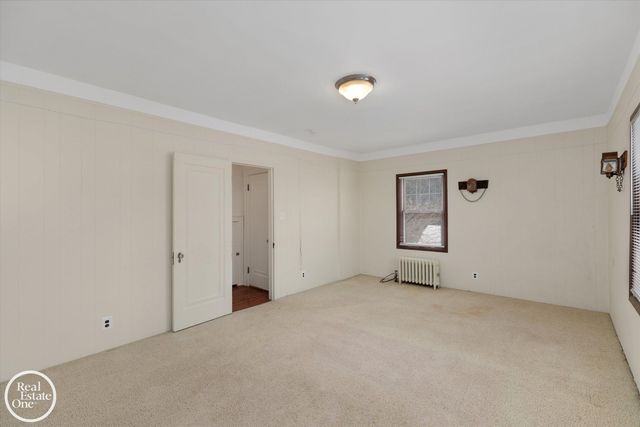 943 Harcourt Road, Grosse Pointe Park, MI 48230