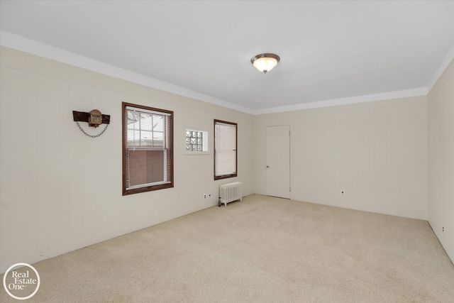 943 Harcourt Road, Grosse Pointe Park, MI 48230