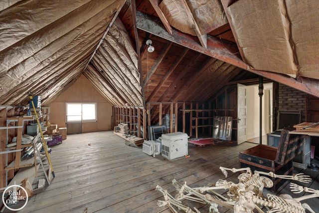 943 Harcourt Road, Grosse Pointe Park, MI 48230