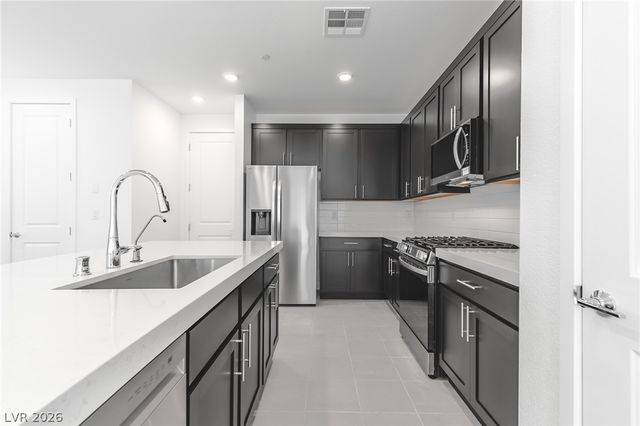 870 Dunkirk River Court, Henderson, NV 89011