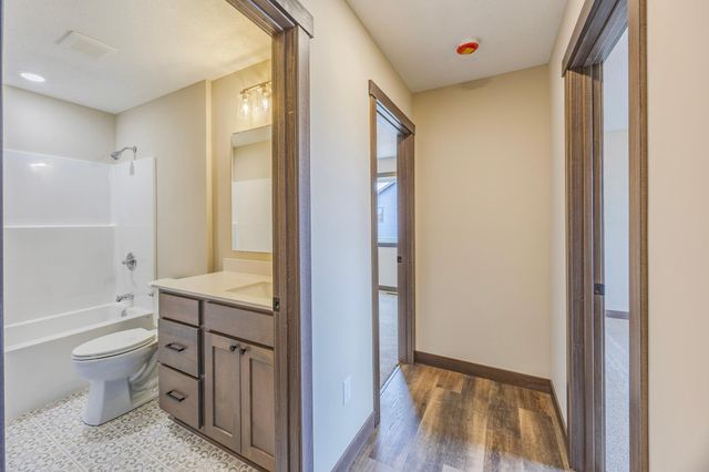 419 Coyote Way, New Richmond, WI 54017