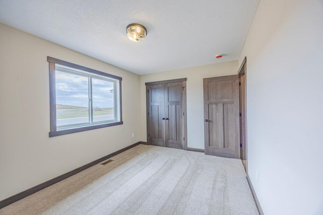 419 Coyote Way, New Richmond, WI 54017