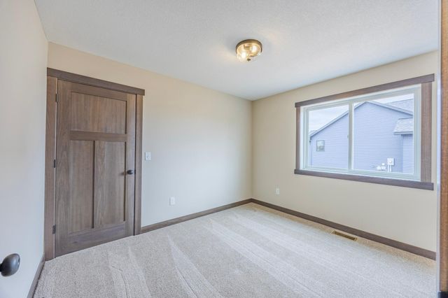 419 Coyote Way, New Richmond, WI 54017