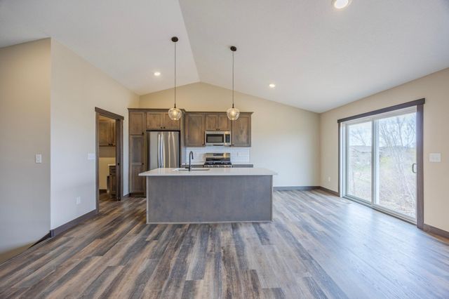 419 Coyote Way, New Richmond, WI 54017