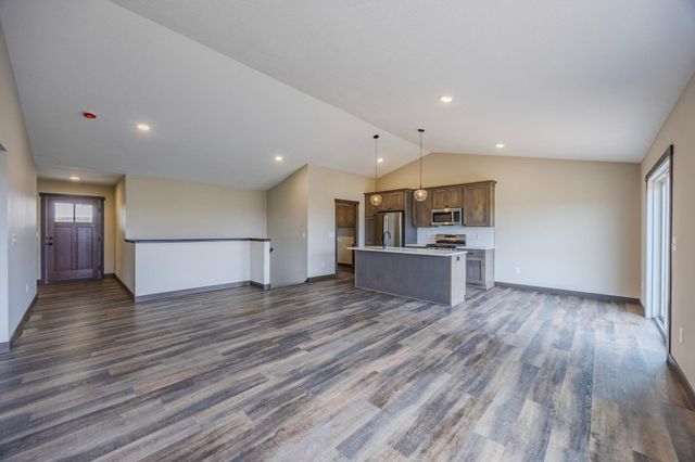 419 Coyote Way, New Richmond, WI 54017