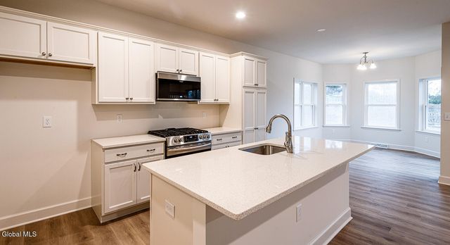 14 Seville Way, Bethlehem, NY 12158