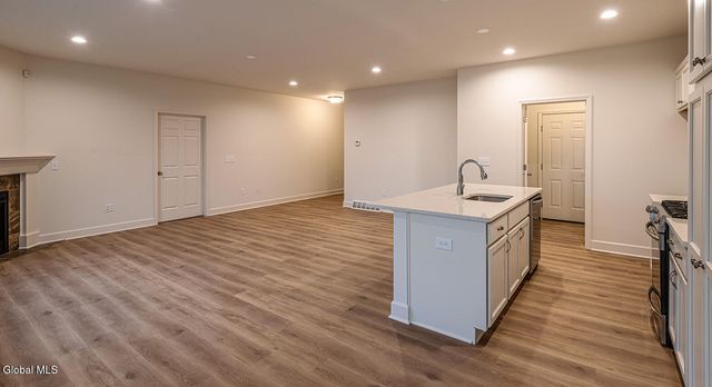 14 Seville Way, Bethlehem, NY 12158