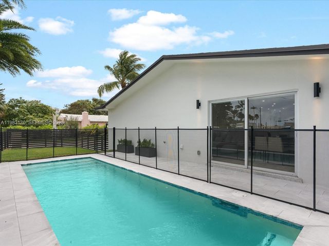 301 88th St, Surfside, FL 33154