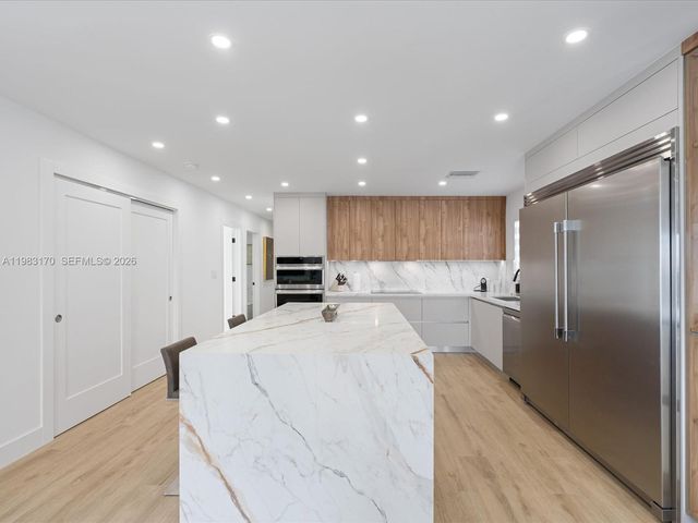 301 88th St, Surfside, FL 33154