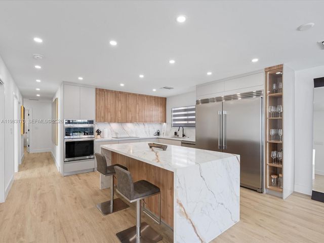 301 88th St, Surfside, FL 33154