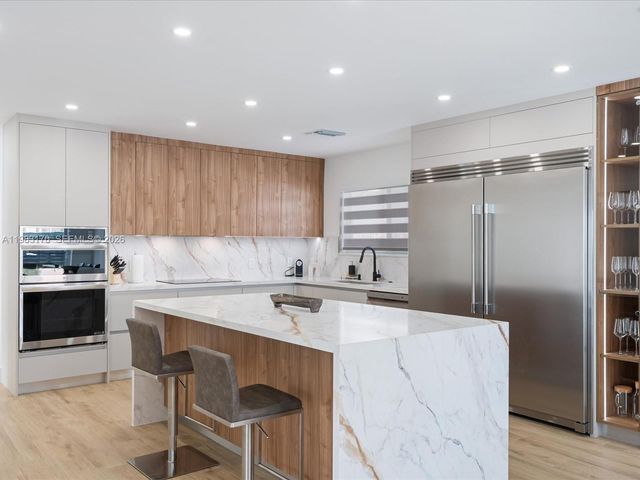 301 88th St, Surfside, FL 33154