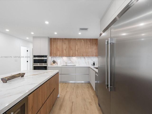 301 88th St, Surfside, FL 33154