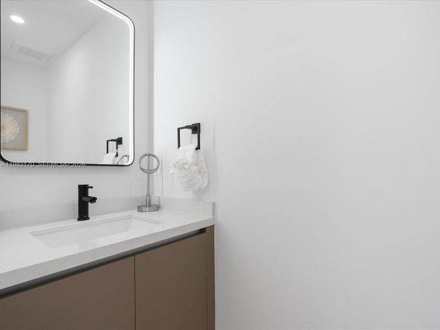 301 88th St, Surfside, FL 33154