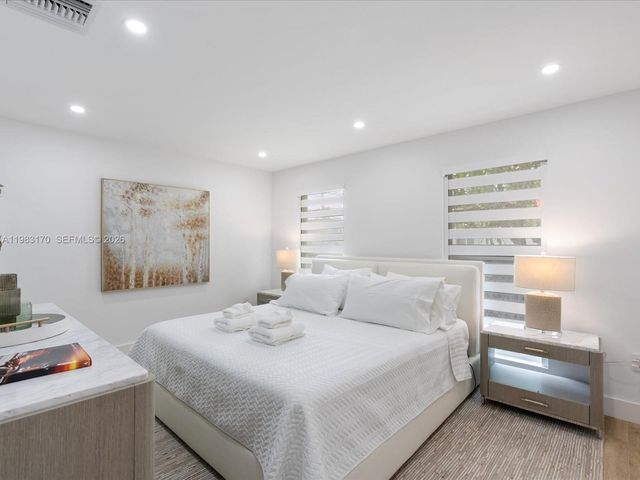 301 88th St, Surfside, FL 33154