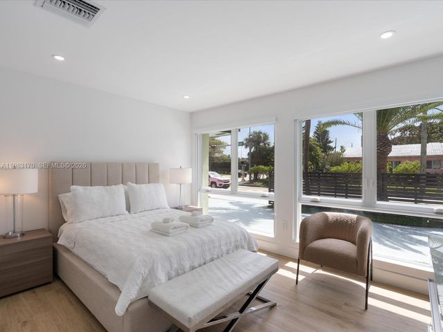 301 88th St, Surfside, FL 33154