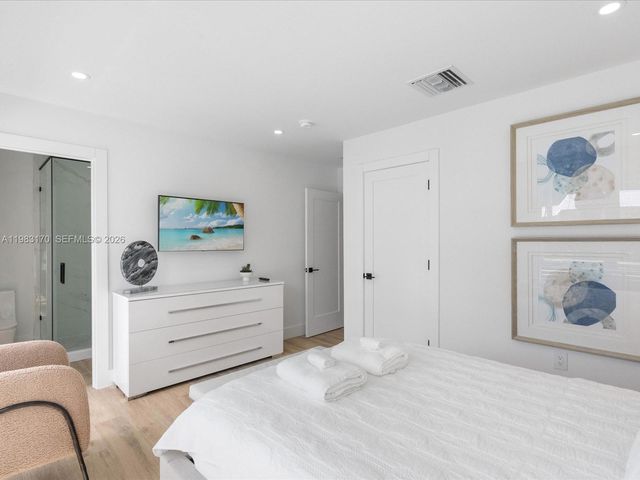 301 88th St, Surfside, FL 33154