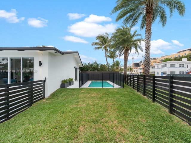 301 88th St, Surfside, FL 33154