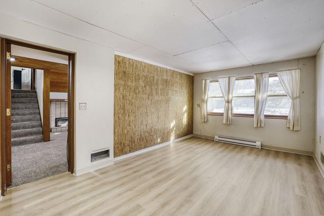 1800 Skyline Drive S, Burnsville, MN 55337