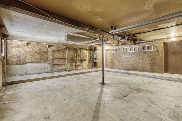 1800 Skyline Drive S, Burnsville, MN 55337