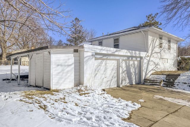 1800 Skyline Drive S, Burnsville, MN 55337