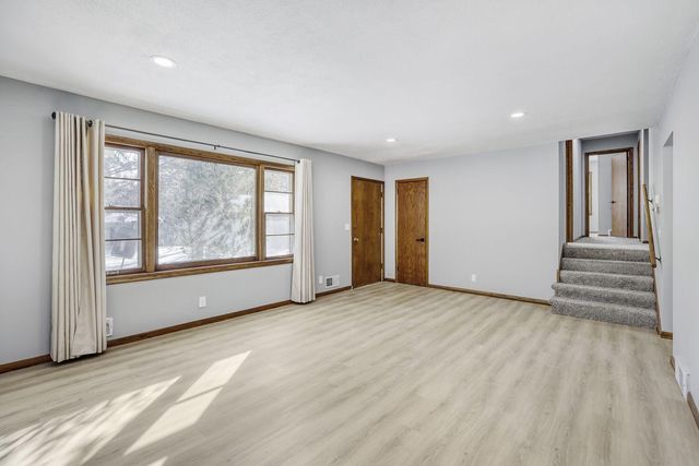 1800 Skyline Drive S, Burnsville, MN 55337